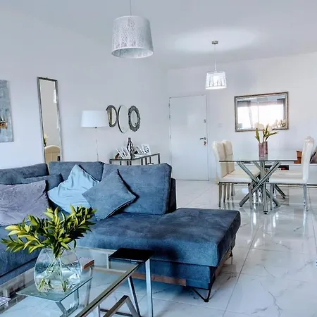 Diana Apartment *