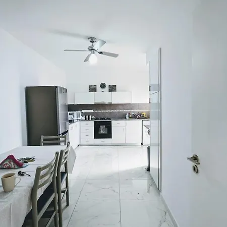 Apartment Diana *